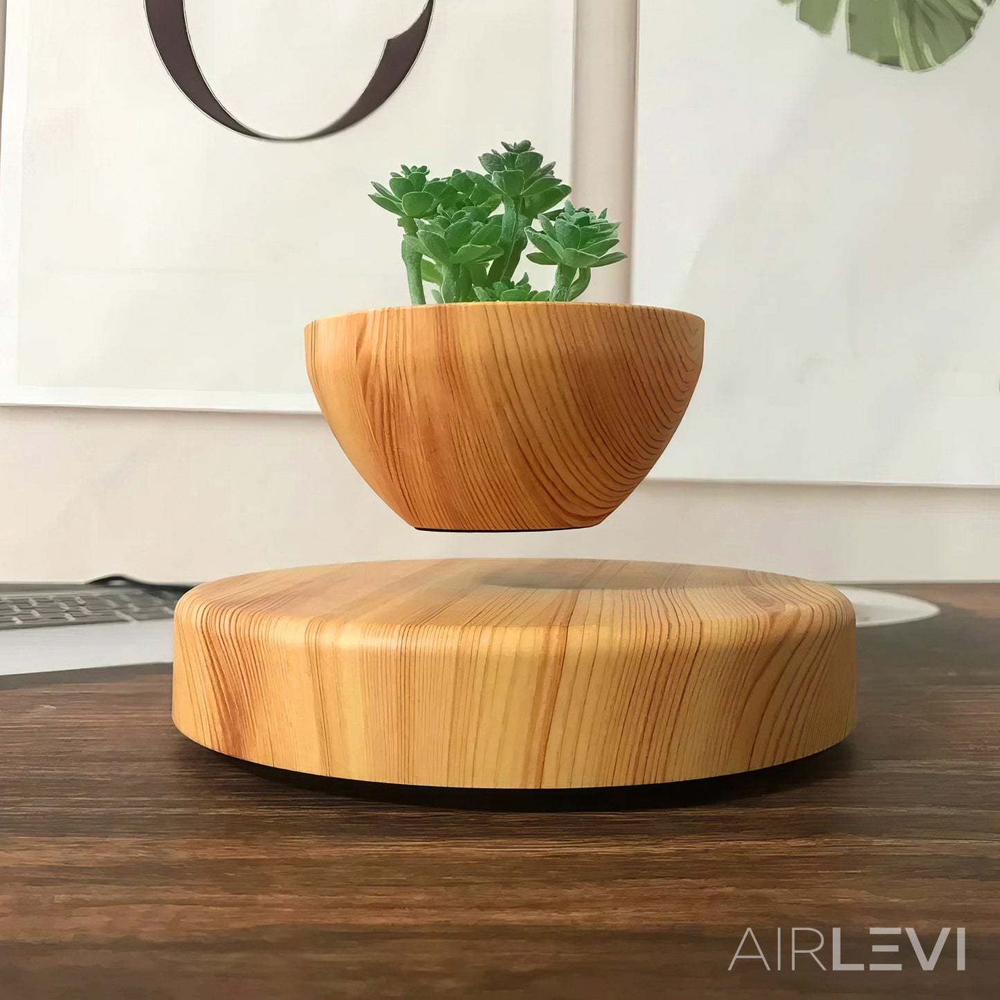 AirLevi™ Round Base Flying Wood